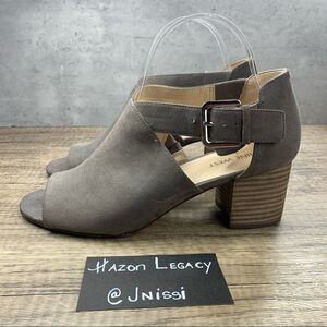 Nine West~”GroovyGo”~Gray~Leather Suede Cutout~Chunky Block Heel Sandals~Size 8